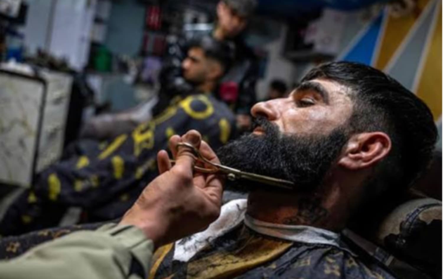 ئەفغانستان نزیکەی 20 کارمەندی نەتەوە یەکگرتووەکانی بەهۆی 'کورتیی ریشیانەوە' دەستگیرکرد