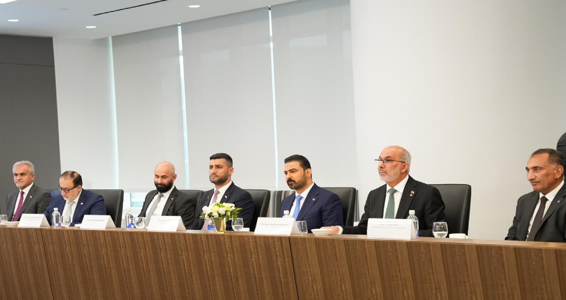 الزيدي يدعو شركة شيفرون الأميركية لرفع إنتاج النفط الخام في العراق