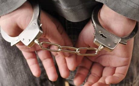 القوات الأمنية في قيادة عمليات بغداد تمكنت من اعتقال ثلاث متهمين بجرائم الخطف وغسيل الأموال والتهديد