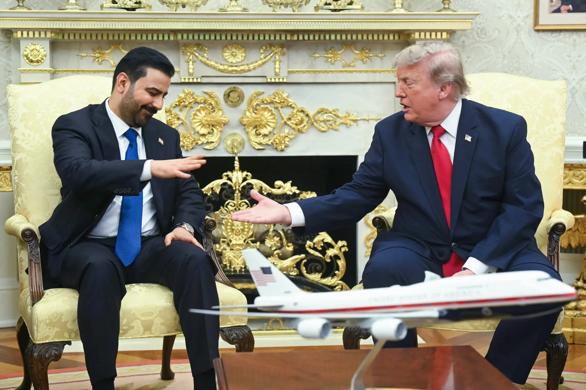 الرئيس الأميركي دونالد ترمب ورئيس الوزراء العراقي علي الزيدي
