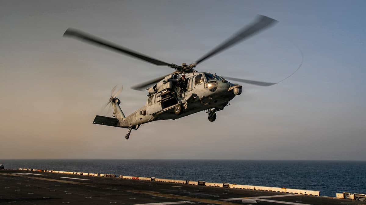 US helicopter gunship crashes in Strait of Hormuz with pilots rescued