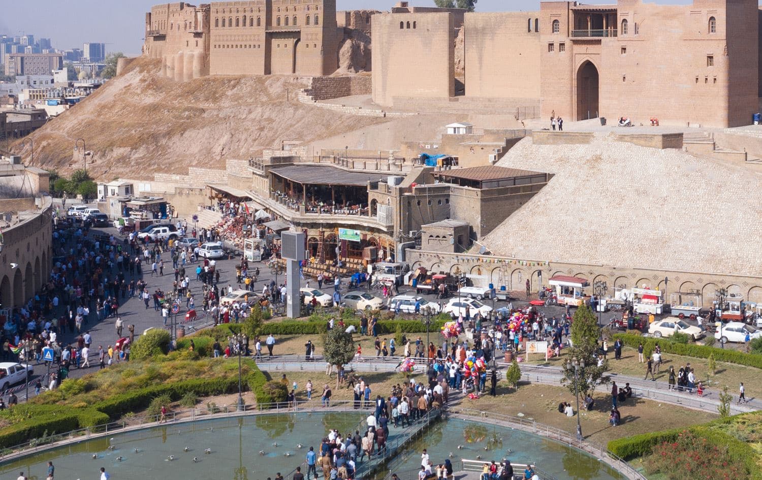 لِمَ نتحمّلُ الضغوط؟