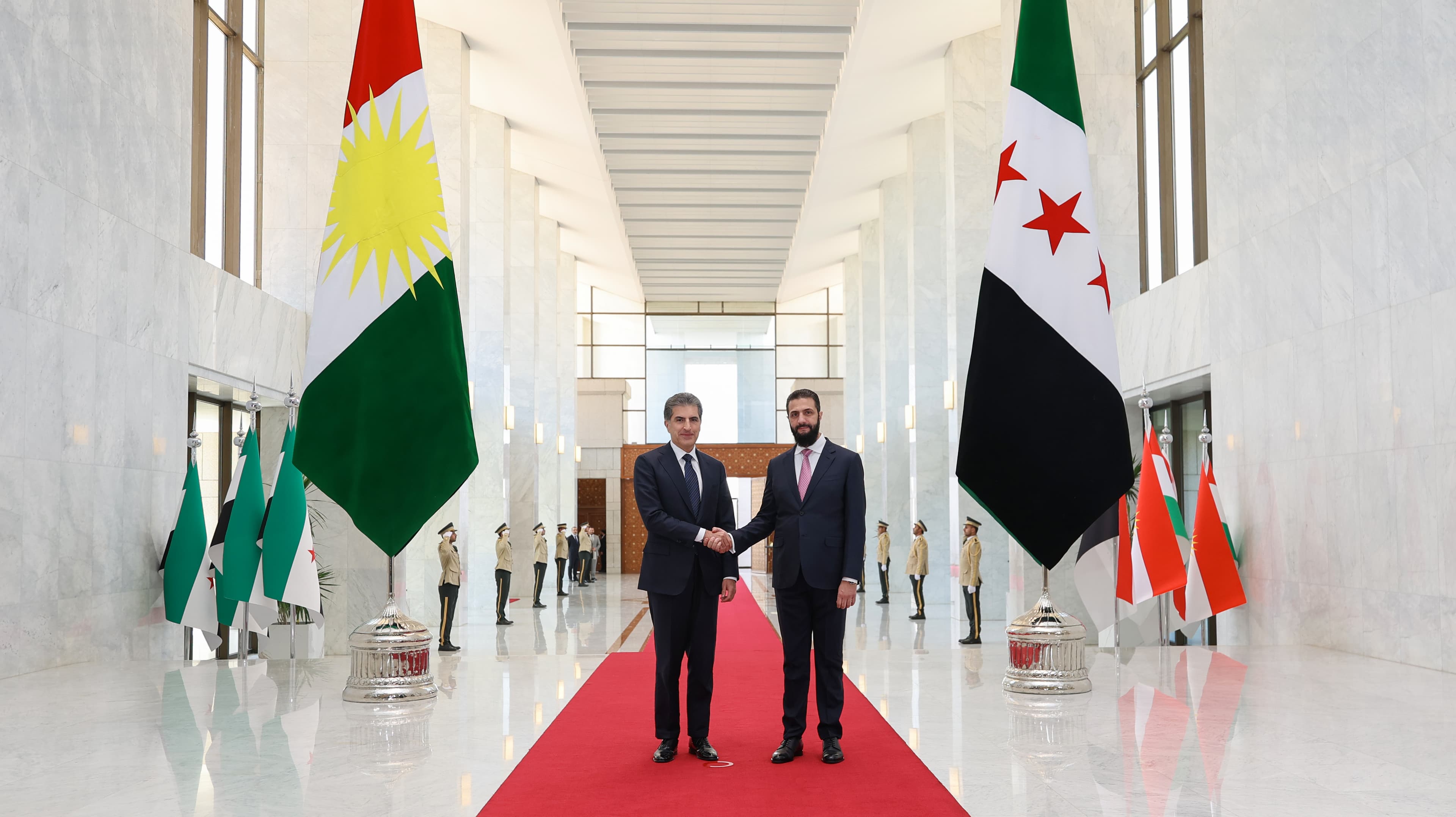 نيجيرفان بارزاني يصل إلى دمشق ويجتمع مع الشرع