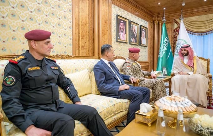 وزير الدفاع السعودي يؤكد مواصلة التنسيق العسكري مع العراق لدعم أمن المنطقة