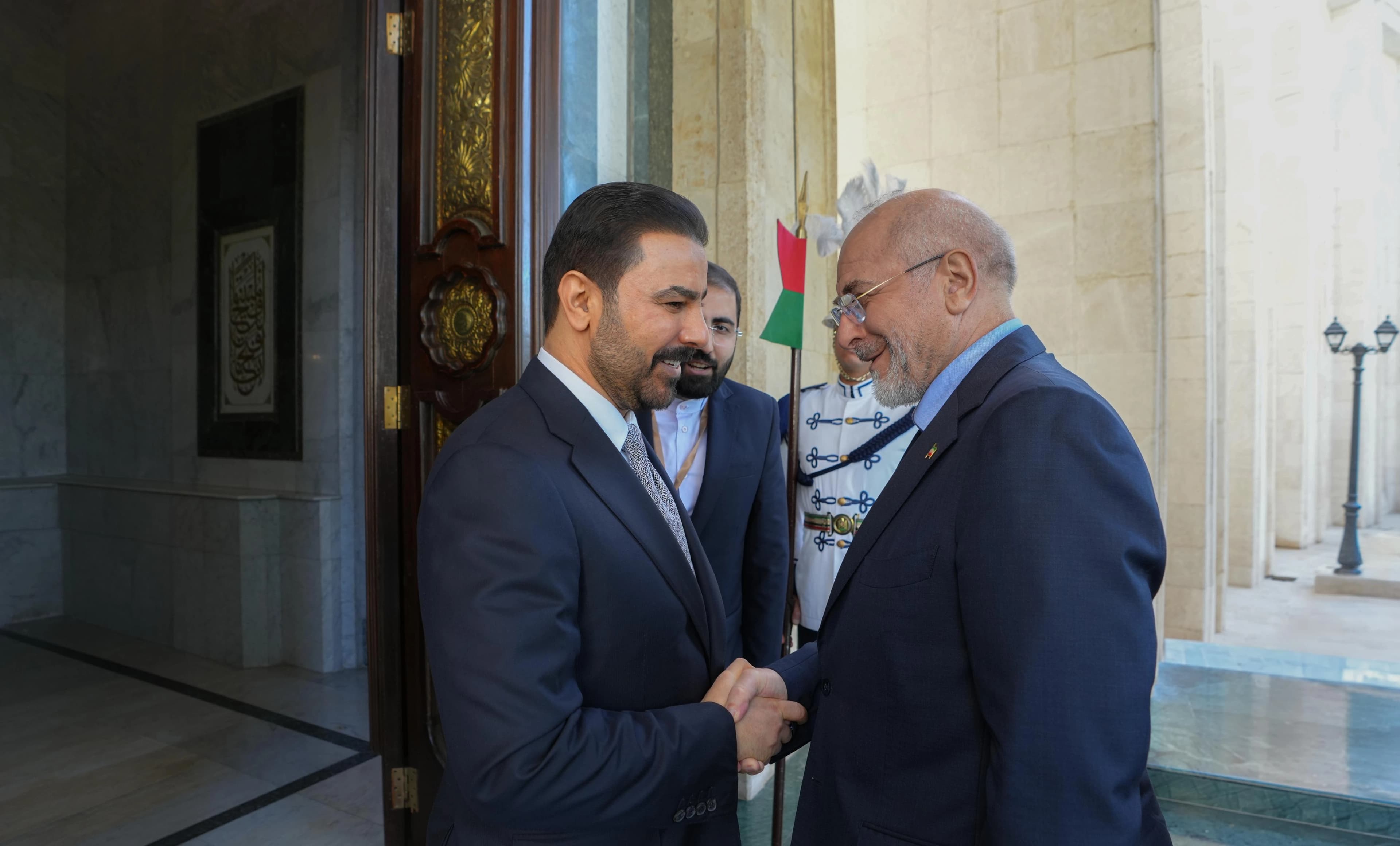الزيدي وقاليباف يبحثان تعزيز العلاقات الثنائية بين العراق وإيران