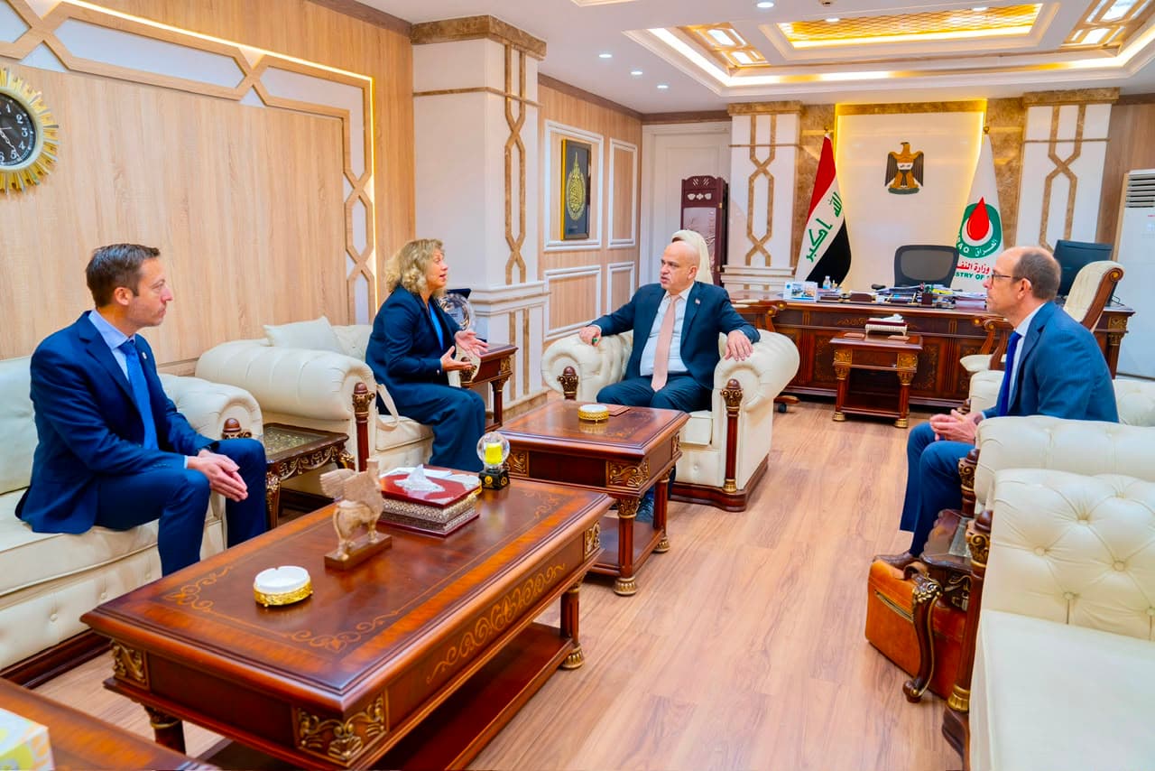 وزارة النفط تؤكد أهمية مشاريع "توتال إنرجيز" بتطوير الانتاج النفطي في العراق