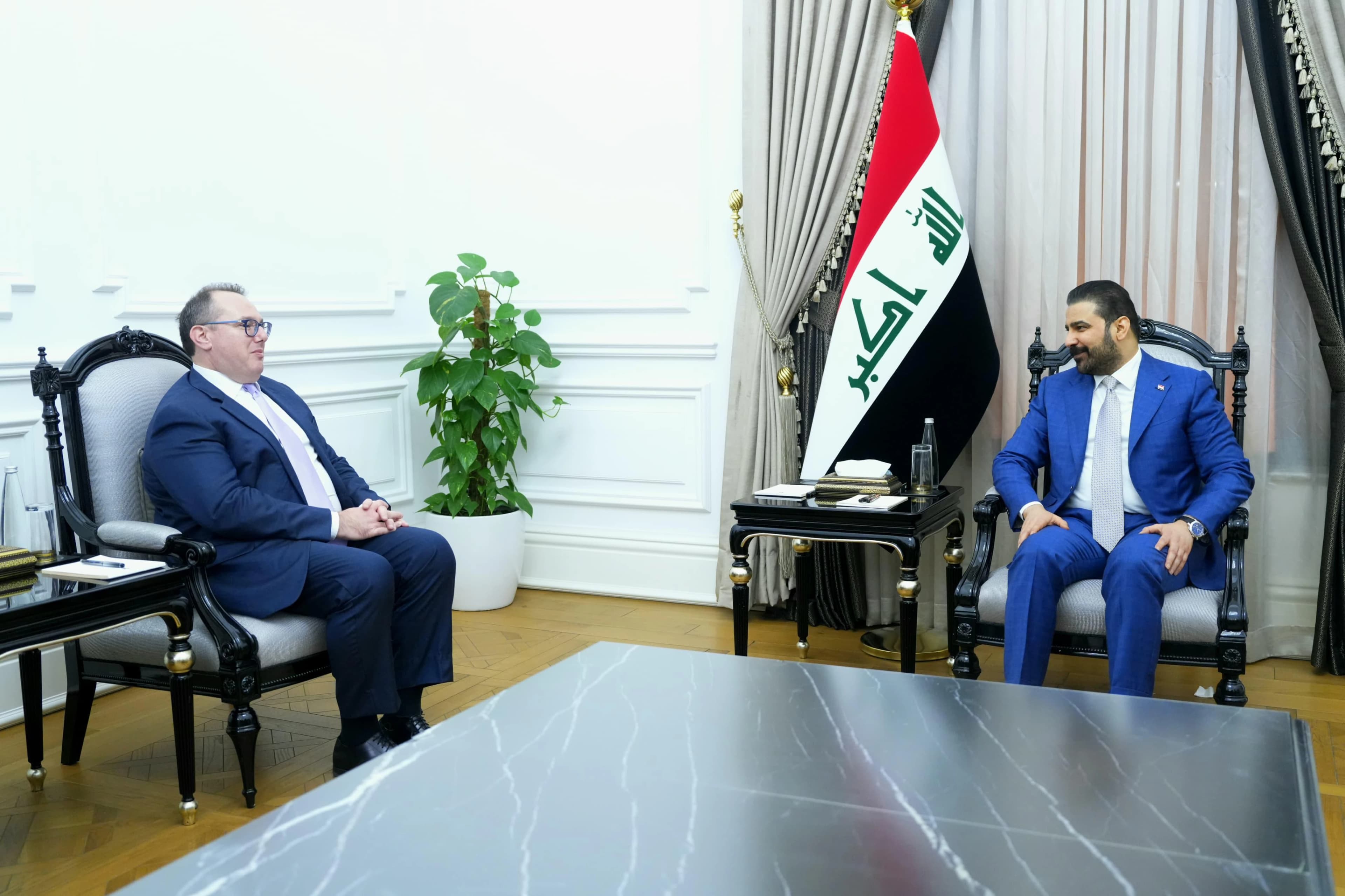 الزيدي يودّع القائم بالأعمال الأميركي ويبحث معه توسيع الشراكة بين بغداد وواشنطن