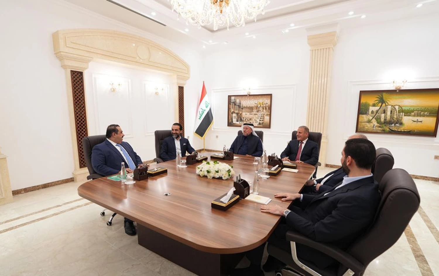 بين المشاورات والإدعاءات.. من يملك حق التحدث باسم العرب السنّة؟