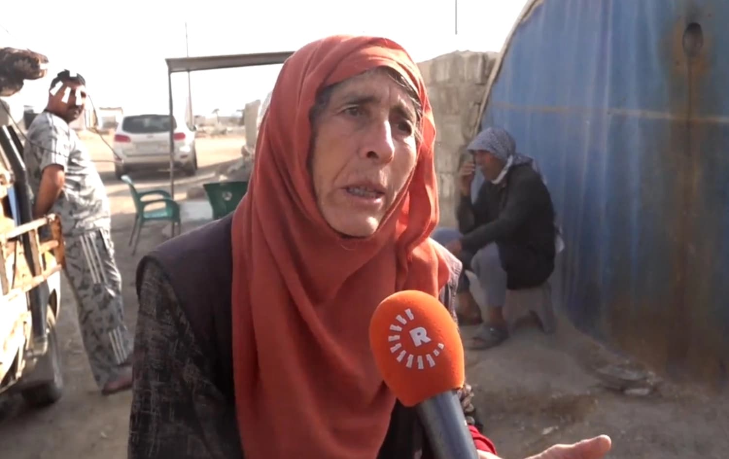 "متنا جوعاً".. صرخة مهجرة كوردية في مخيم سري كانيه بريف الحسكة