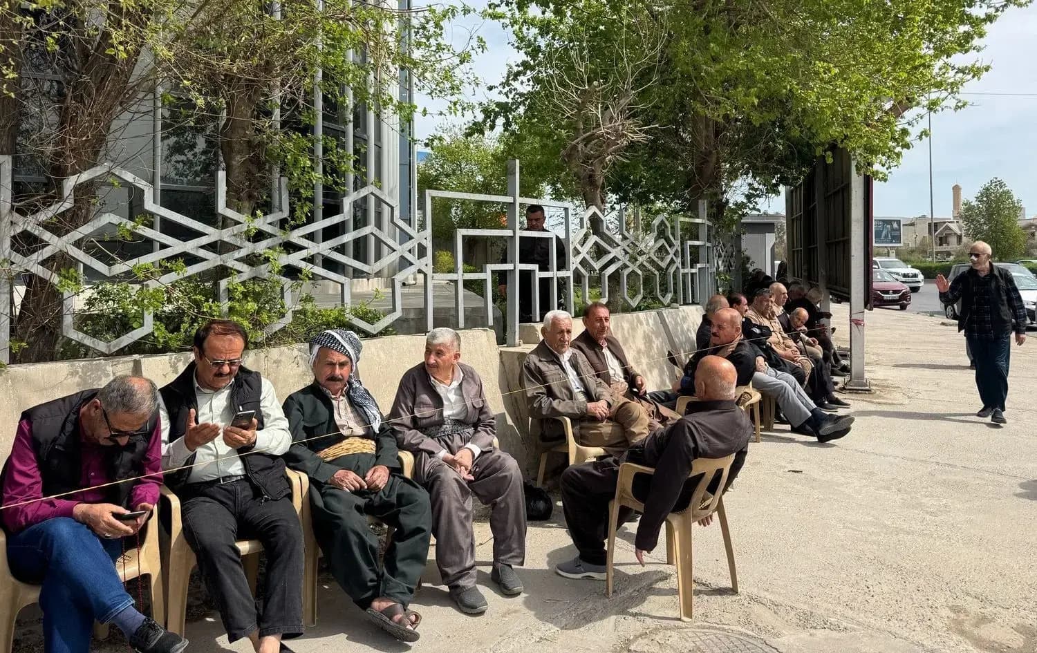 استدعاء وزيري مالية العراق وإقليم كوردستان إلى البرلمان بشأن مشكلة المتقاعدين
