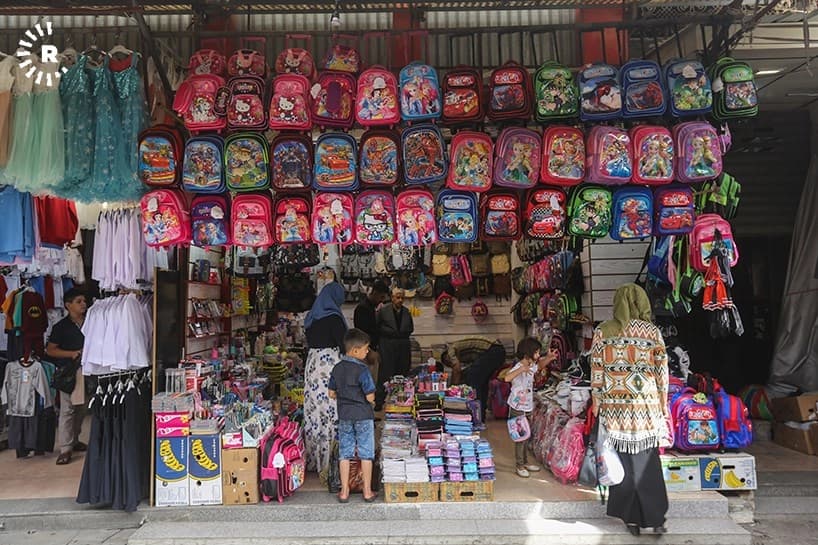 جولة مصورة في محال بيع المستلزمات المدرسية في السليمانية 