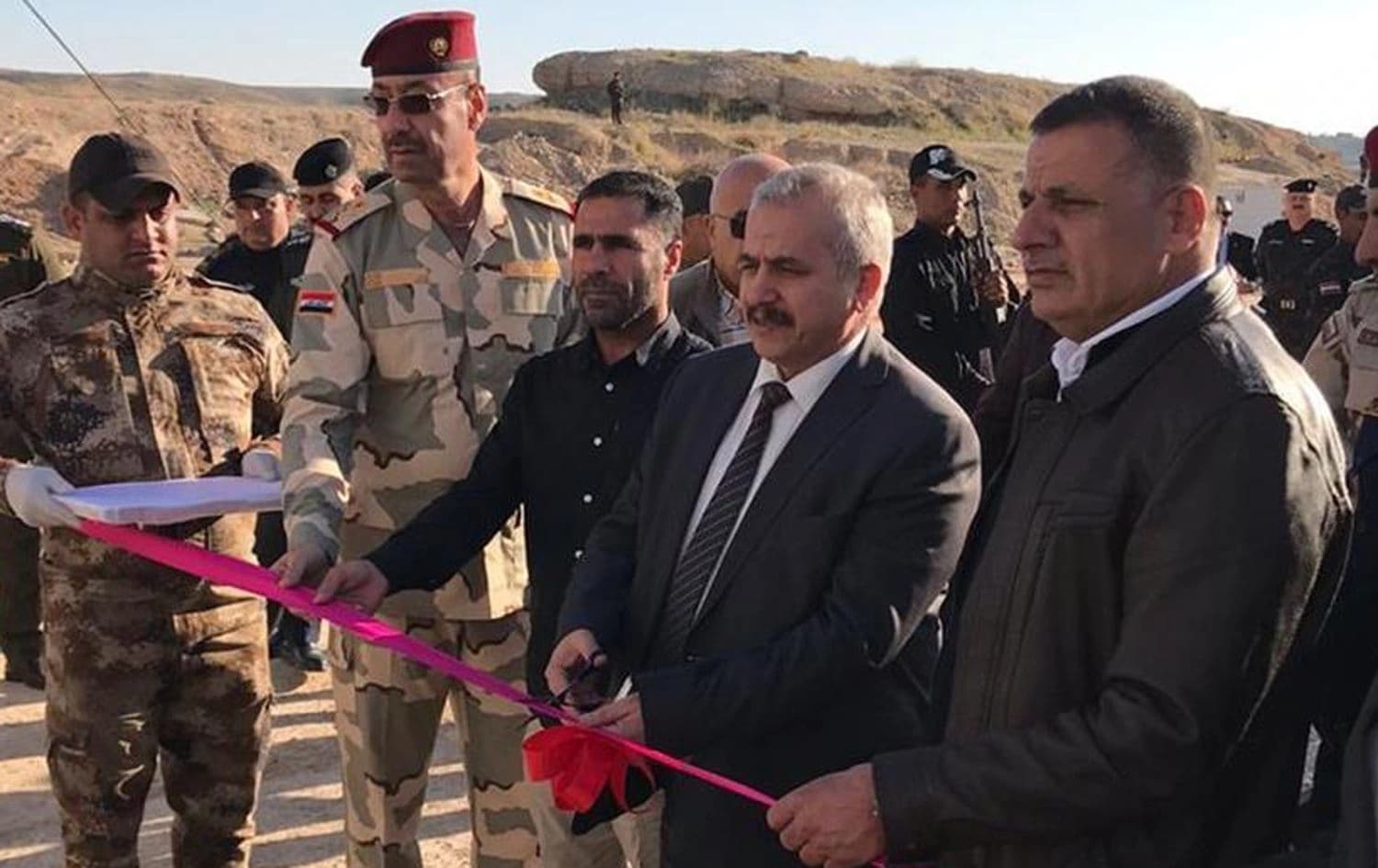 بغداد تعلن إعادة افتتاح منفذ مندلي مع إيران