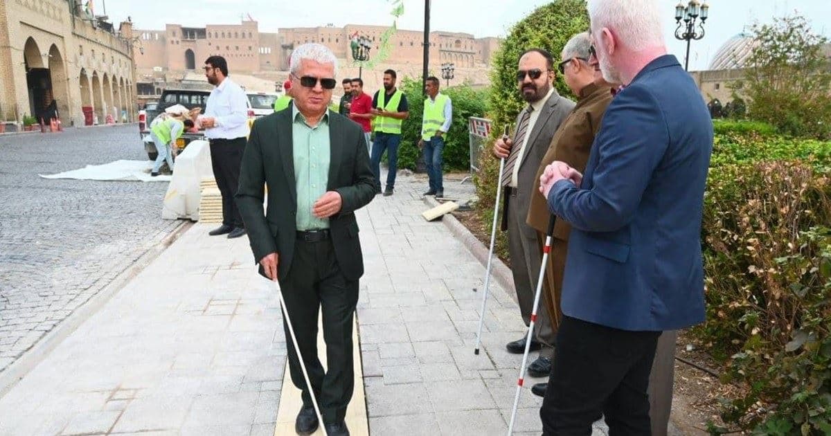 مكفوفون في سوق القلعة بأربيل 