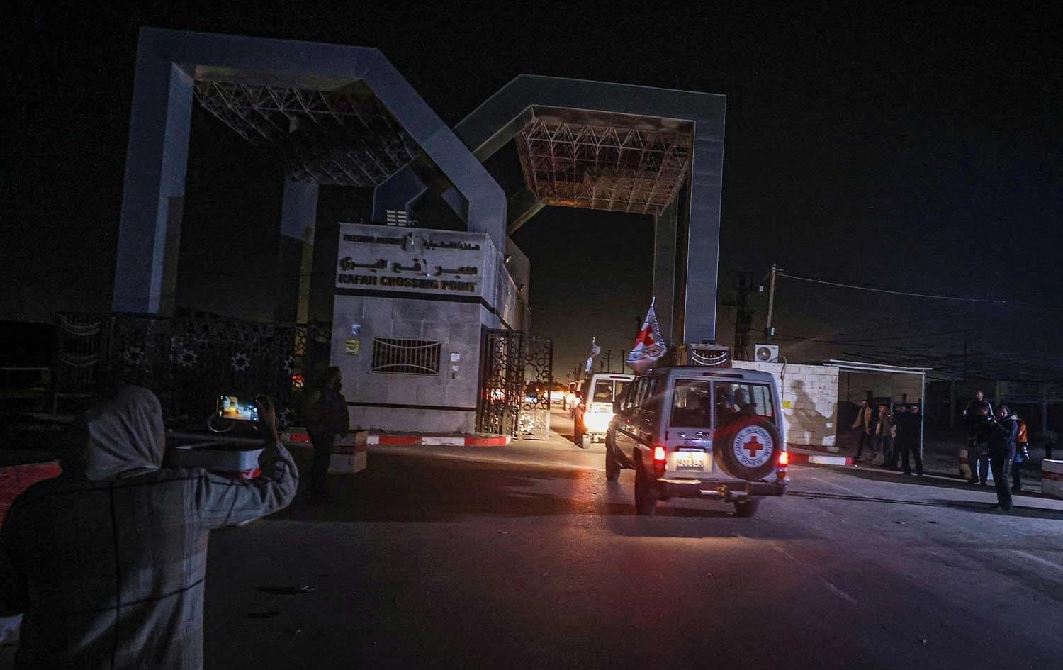 معبر رفح أمس 
