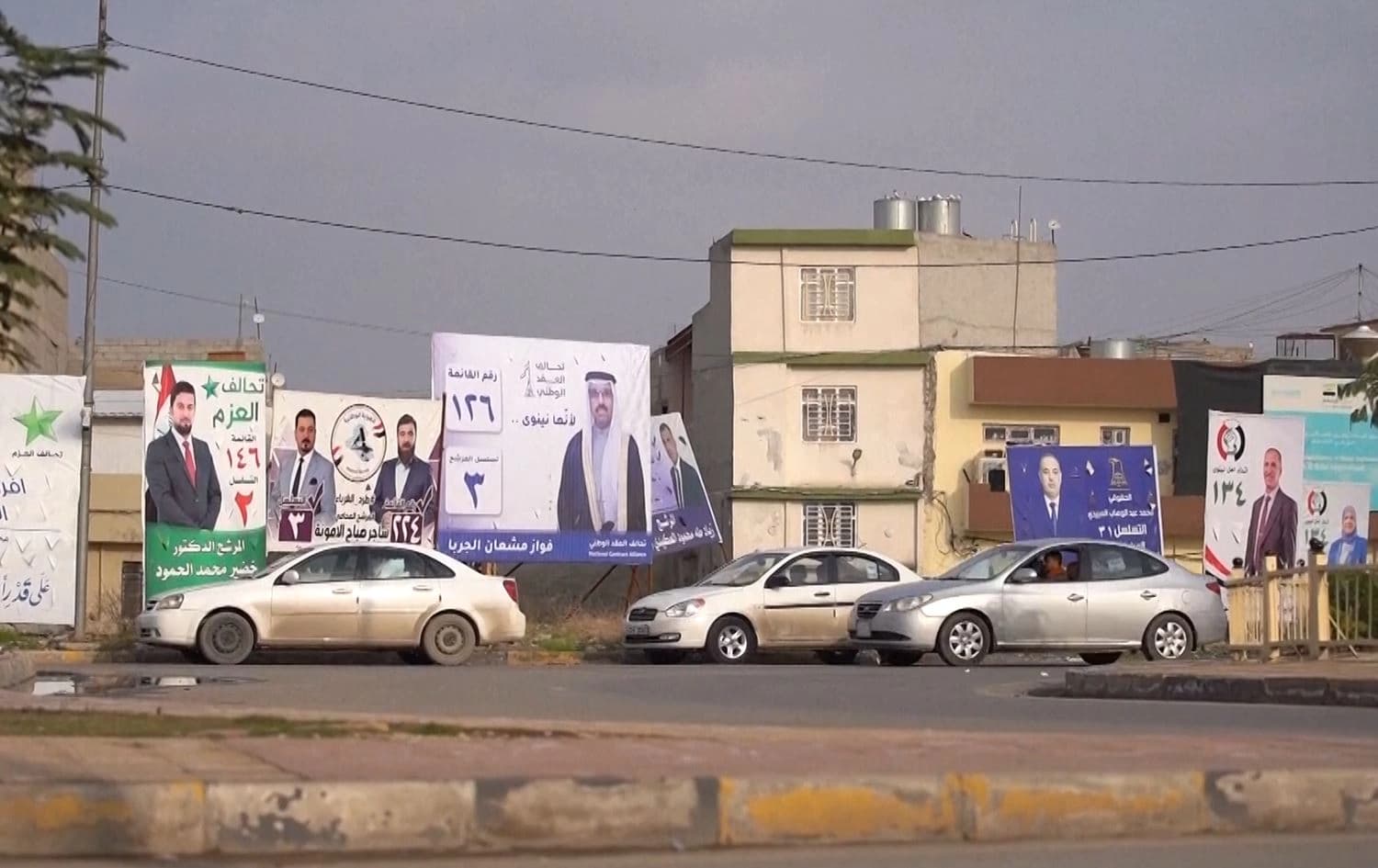 إعلانات لمرشحين في الموصل 