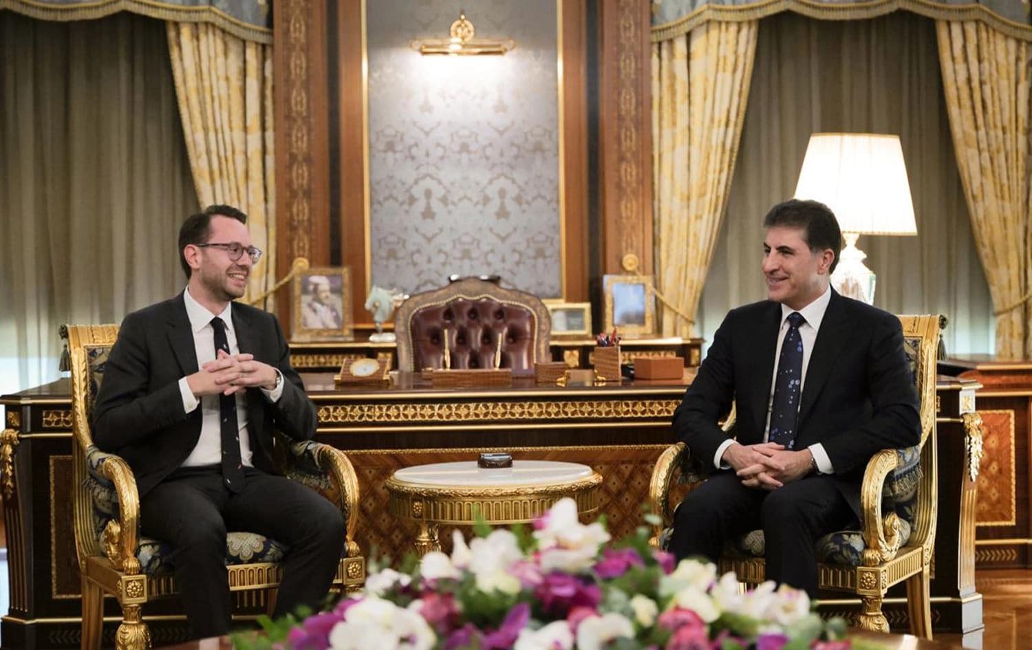 نيجيرفان بارزاني رئيس إقليم كوردستان خلال استقباله جيمس غولدمان القنصل العام البريطاني الجديد في إقليم كوردستان