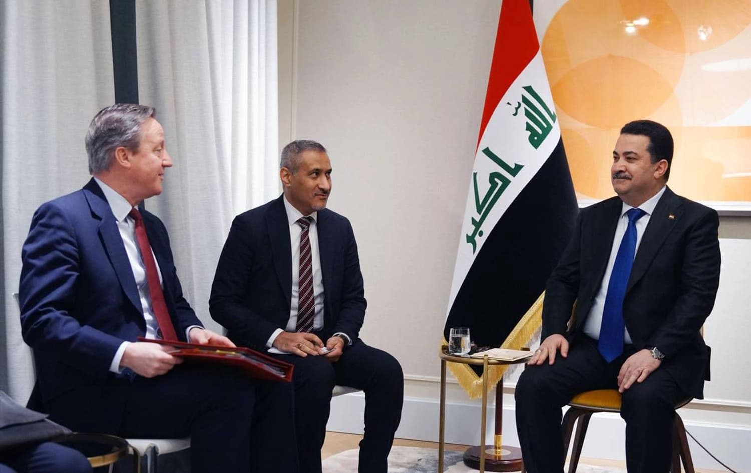 اجتماع رئيس الوزراء العراقي ووزير الخارجية البريطاني في ميونخ