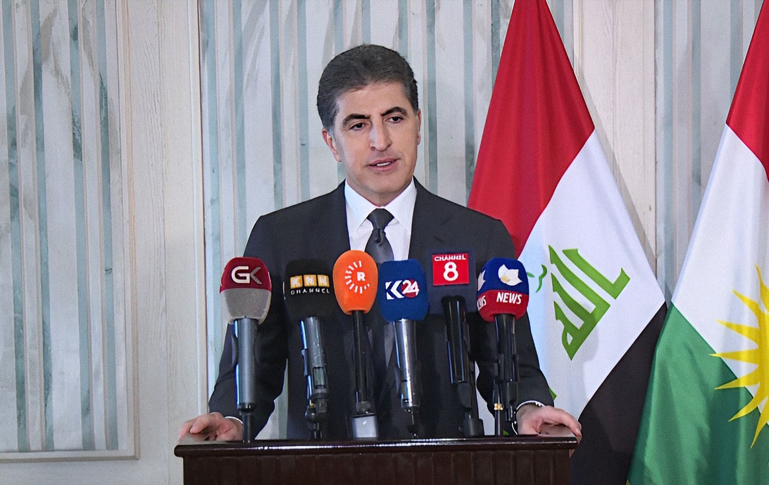 رئيس إقليم كوردستان نيجيرفان بارزاني خلال المؤتمر الصحفي 