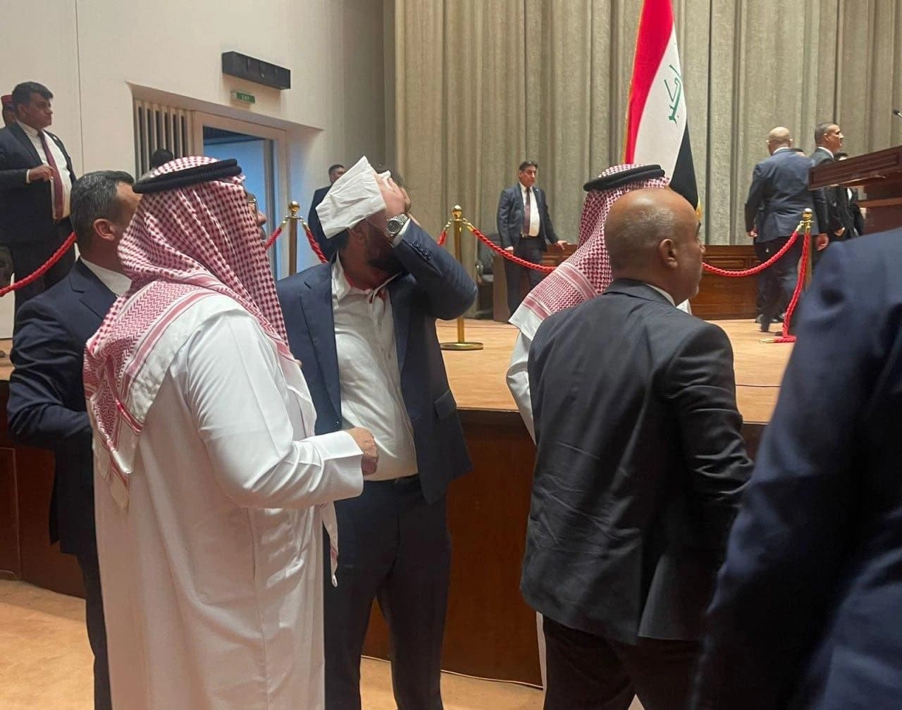 جانب من إصابة النائب هيبت الحلبوسي