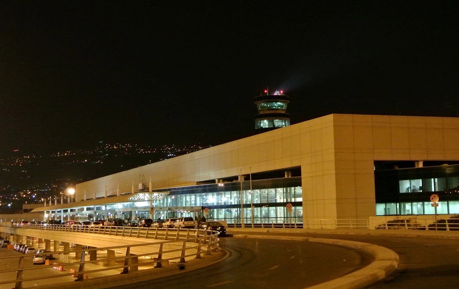 مطار رفيق الحريري في بيروت