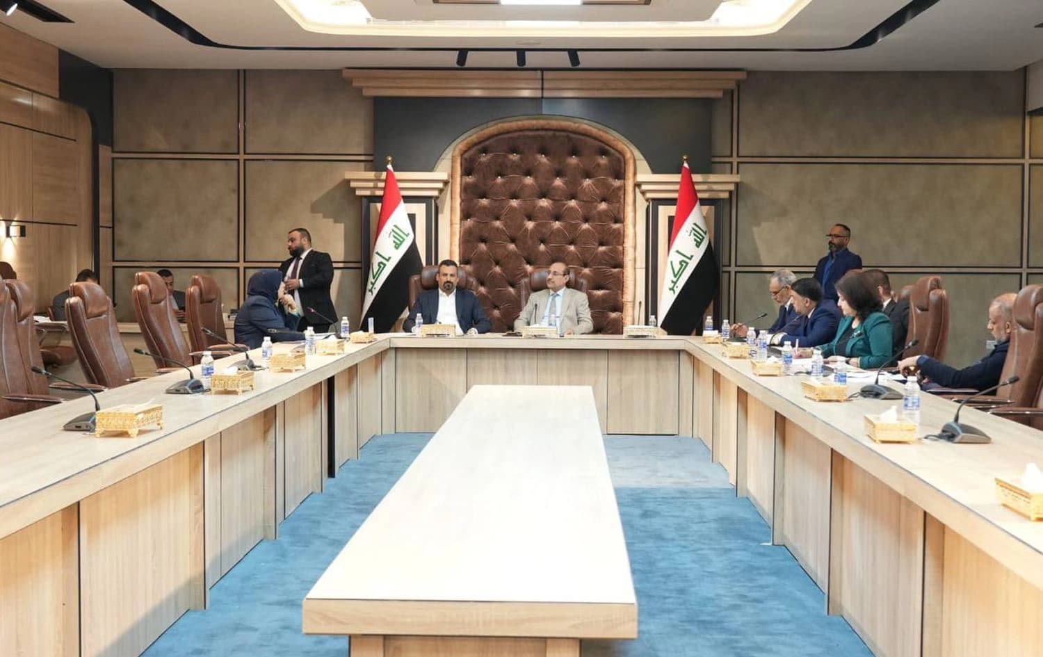 اجتماع سابق بين اللجنة المالية النيابية ووزير المالية طيف سامي