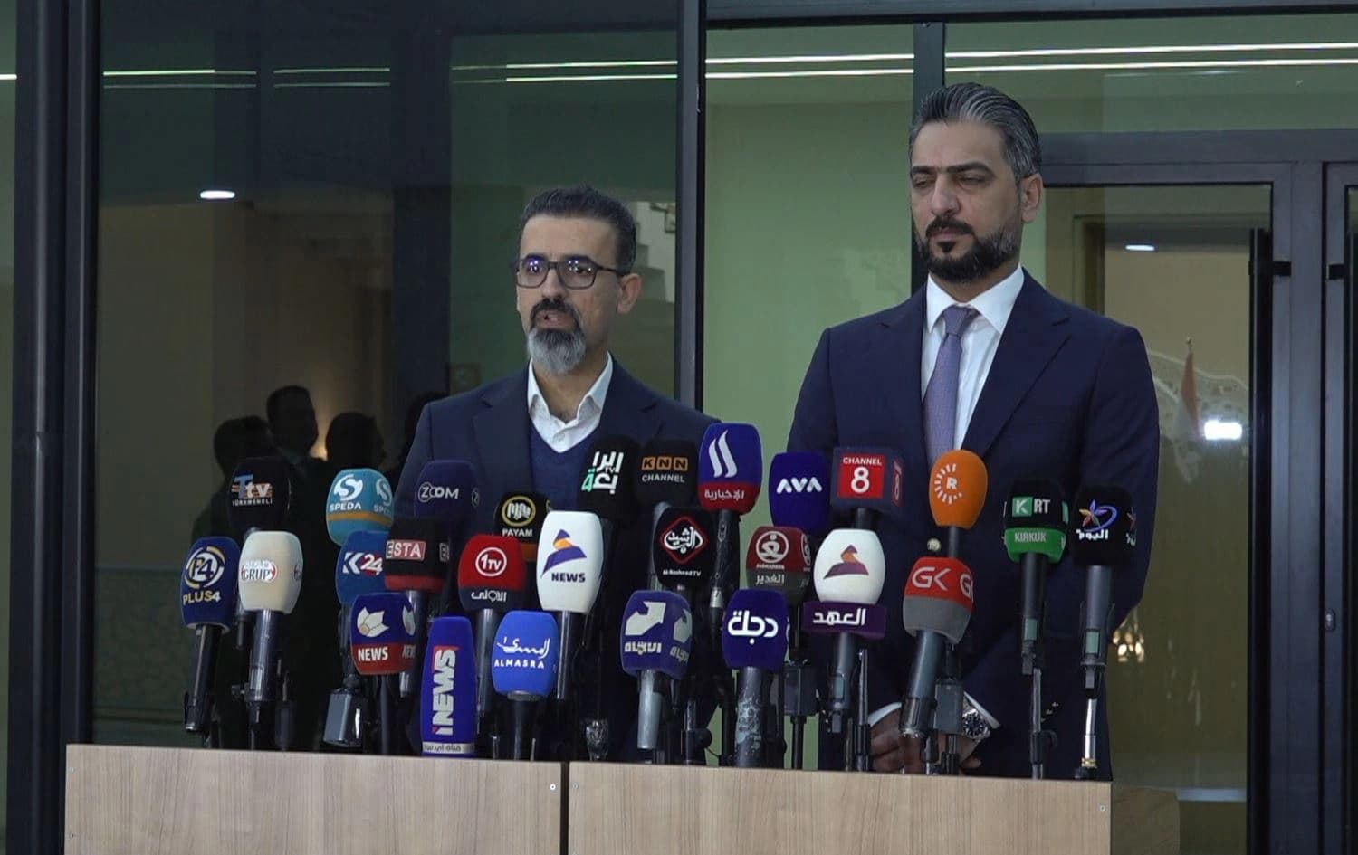 محافظ كركوك ريبوار طه في مؤتمر صحفي مشترك مع رئيس مجلس المحافظة ابراهيم الحافظ