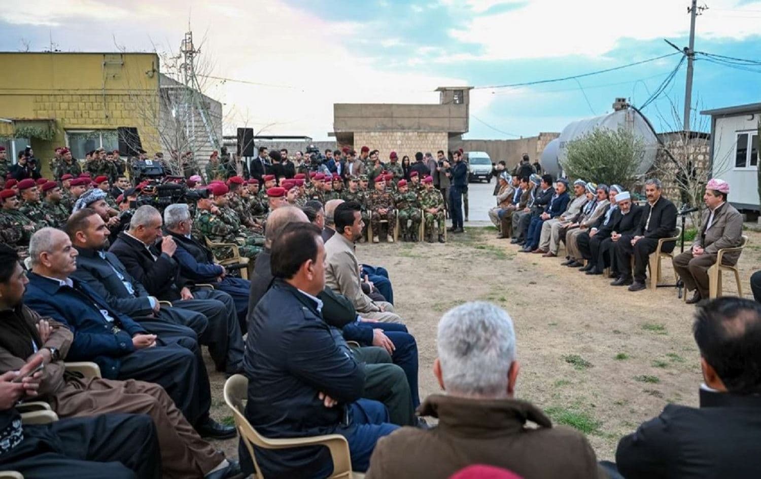 رئيس حكومة إقليم كوردستان مسرور بارزاني خلال زيارته محور غرب كركوك