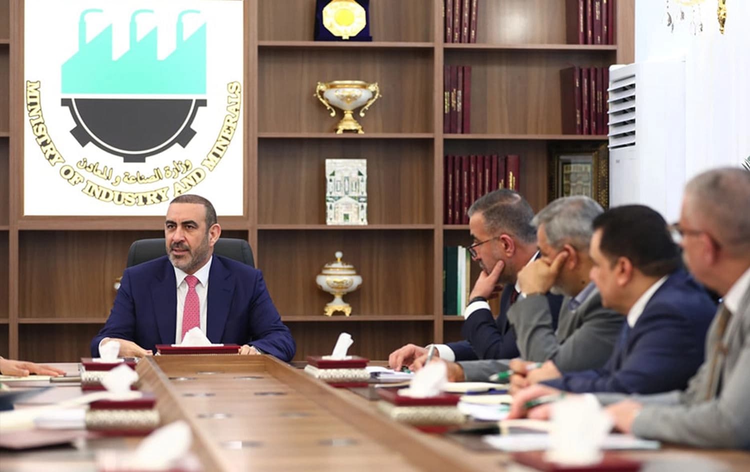 الاجتماع الأول للجنة دراسة الطاقات الإنتاجية للمصانع الدوائية الوطنية 