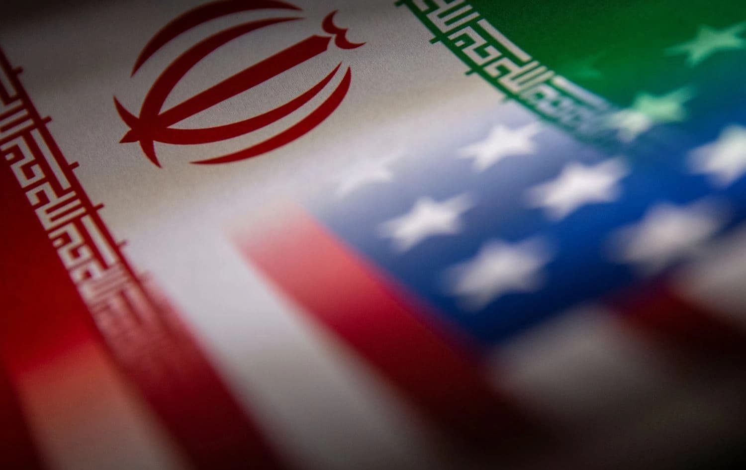 علم إيران وأميركا
