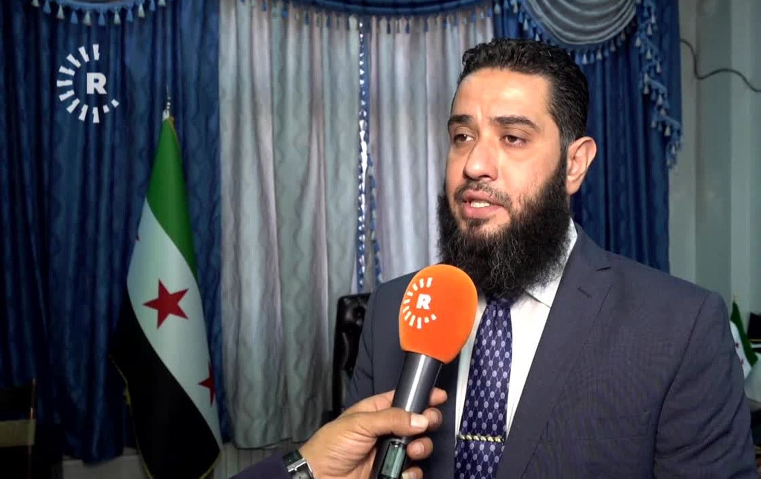 مدير نقل ريف دمشق: الإدارة الذاتية سلّمت ملف السيارات وبياناتها بانتظار التوحيد الرسمي
