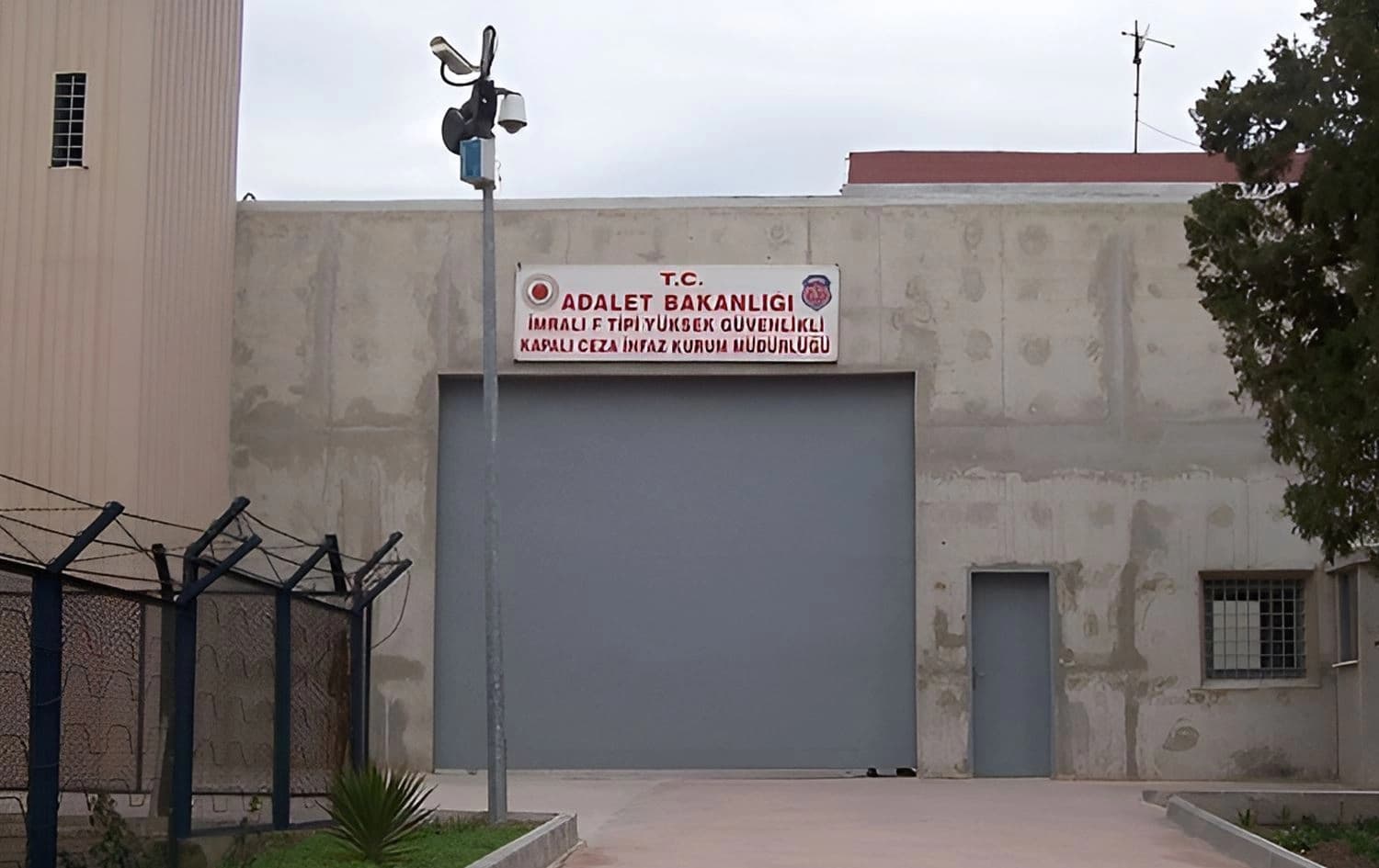 سجن إمرالي 