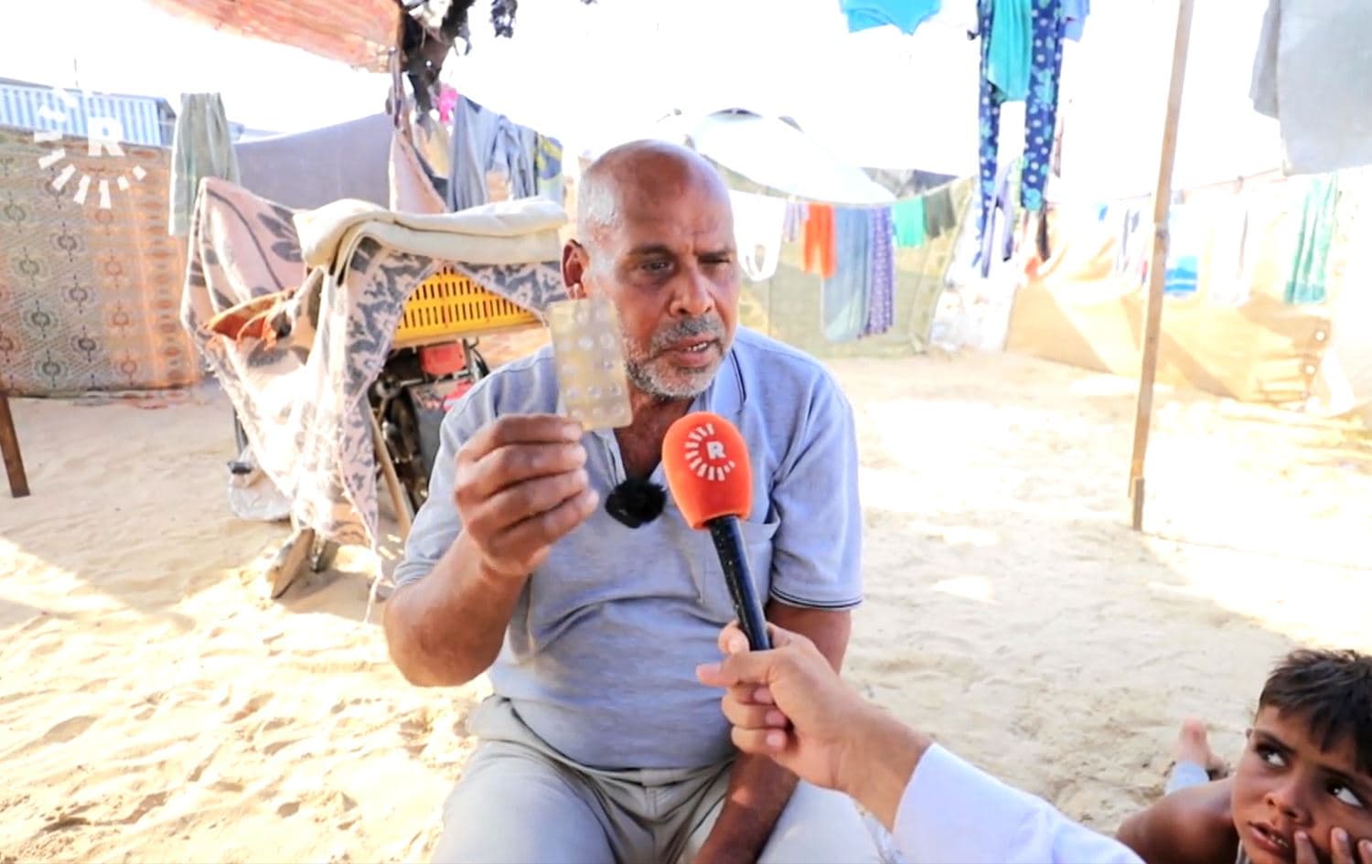 المجاعة ونقص الأدوية يهددان حياة مئات الآلاف من أصحاب الأمراض المزمنة في غزة