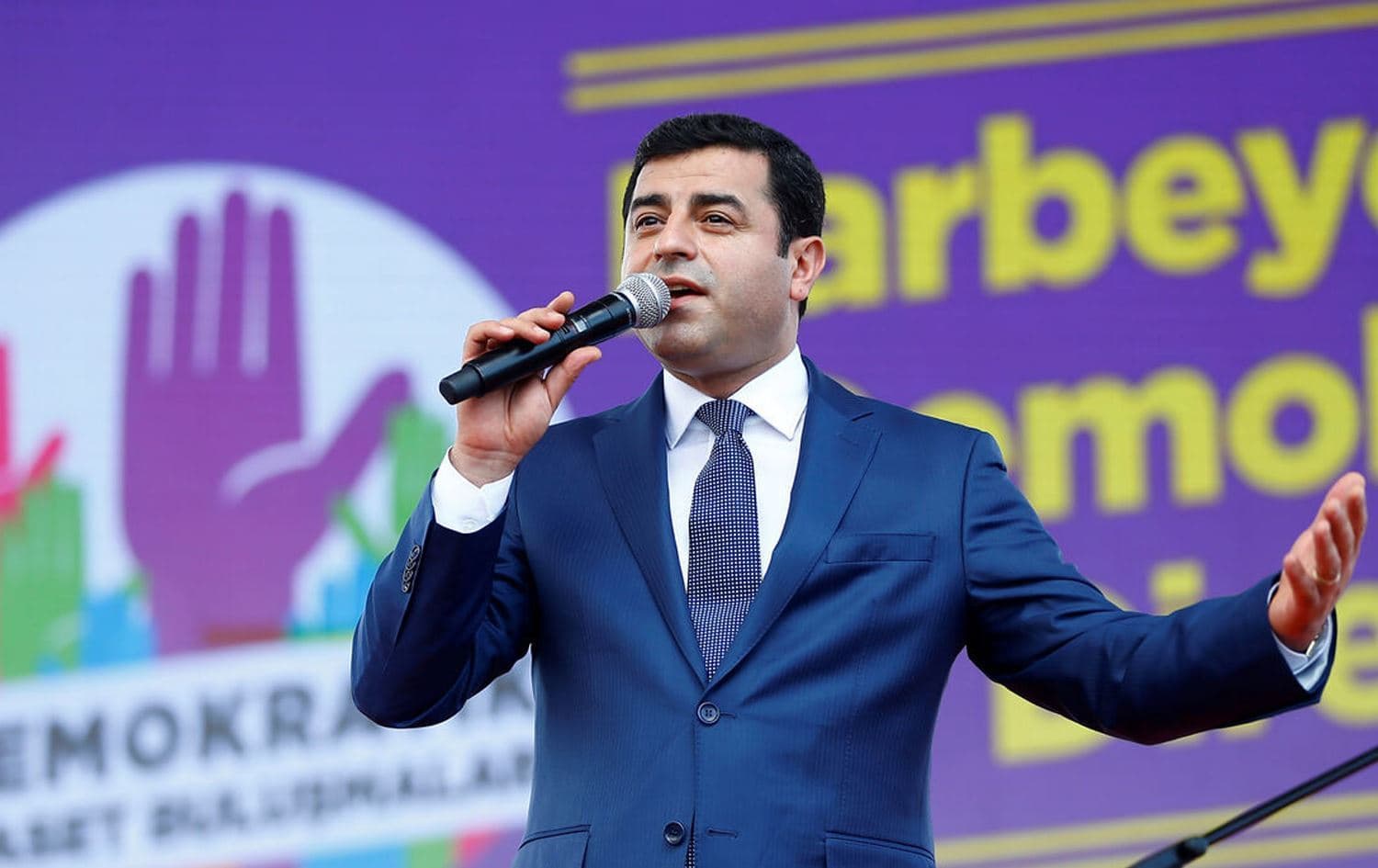 صلاح الدين دميرتاش الرئيس المشترك الأسبق لحزب الشعوب الديمقراطي