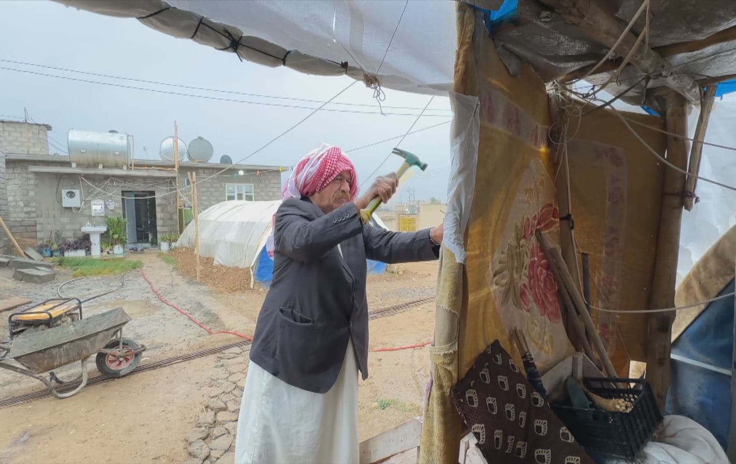 عائلات إيزدية عادت إلى مجمع دوكري بسنجار لتواجه واقع النزوح مجدداً