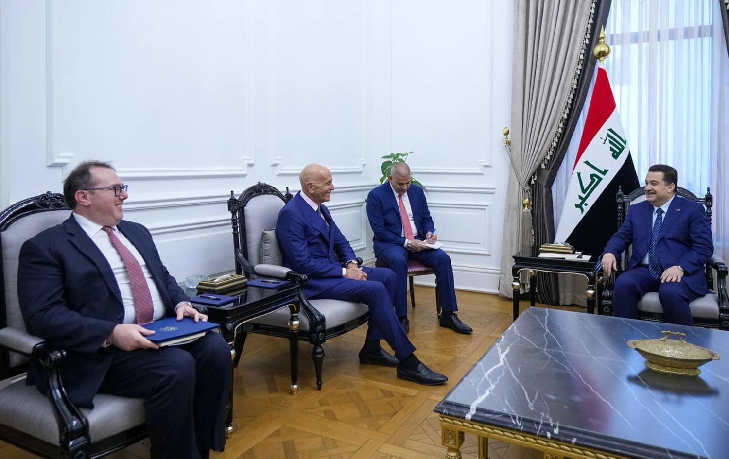 السوداني يستقبل توم باراك والسفير الأميركي في العراق