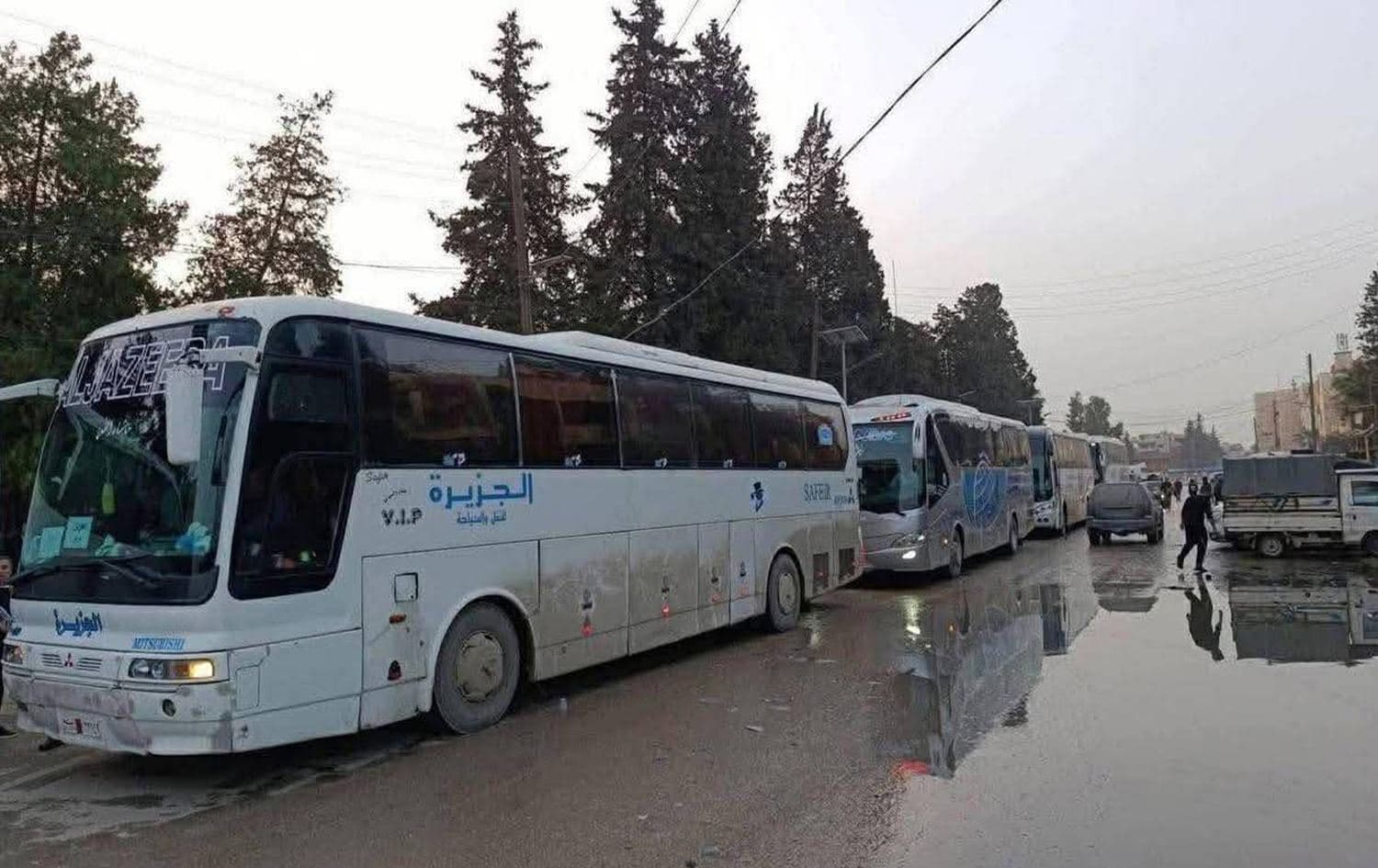 حافلات نقل مهجَّري عفرين العائدين إلى منطقتهم من الجزيرة