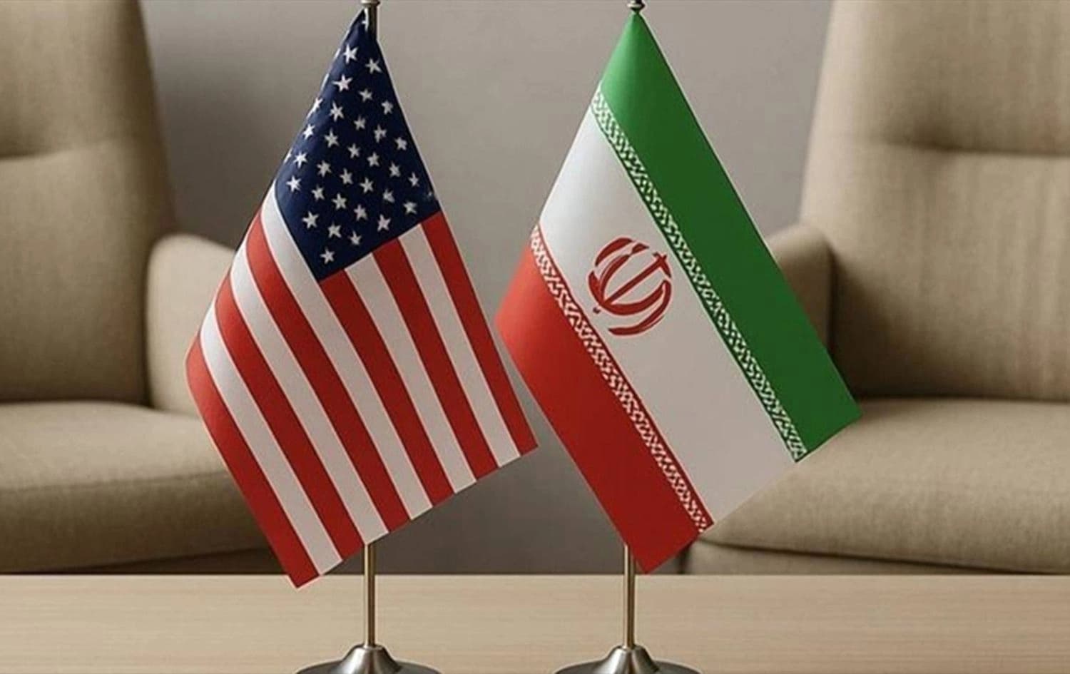 العلمان الأميركي والإيراني
