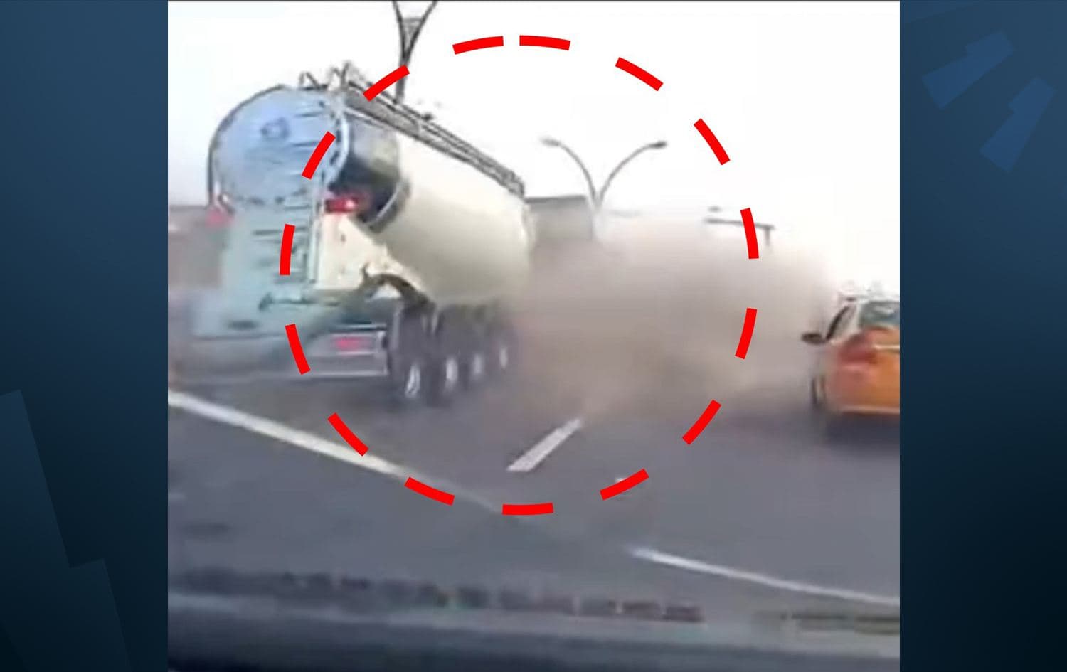 الشاحنة التي تسببت بالحادث