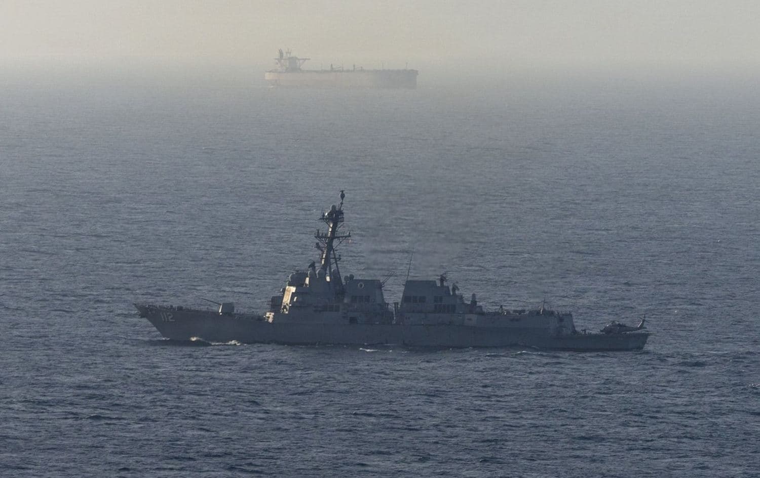 سفينة حربية أميركية تشارك في فرض الحصار على الموانئ الإيرانية-Centcom	