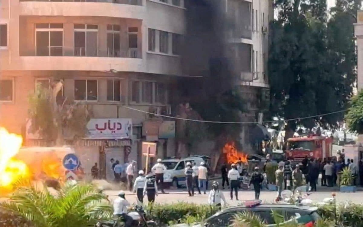 الداخلية السورية: الانفجار وقع خارج النطاق الأمني المخصص لمقر إقامة الرئيس الفرنسي بدمشق