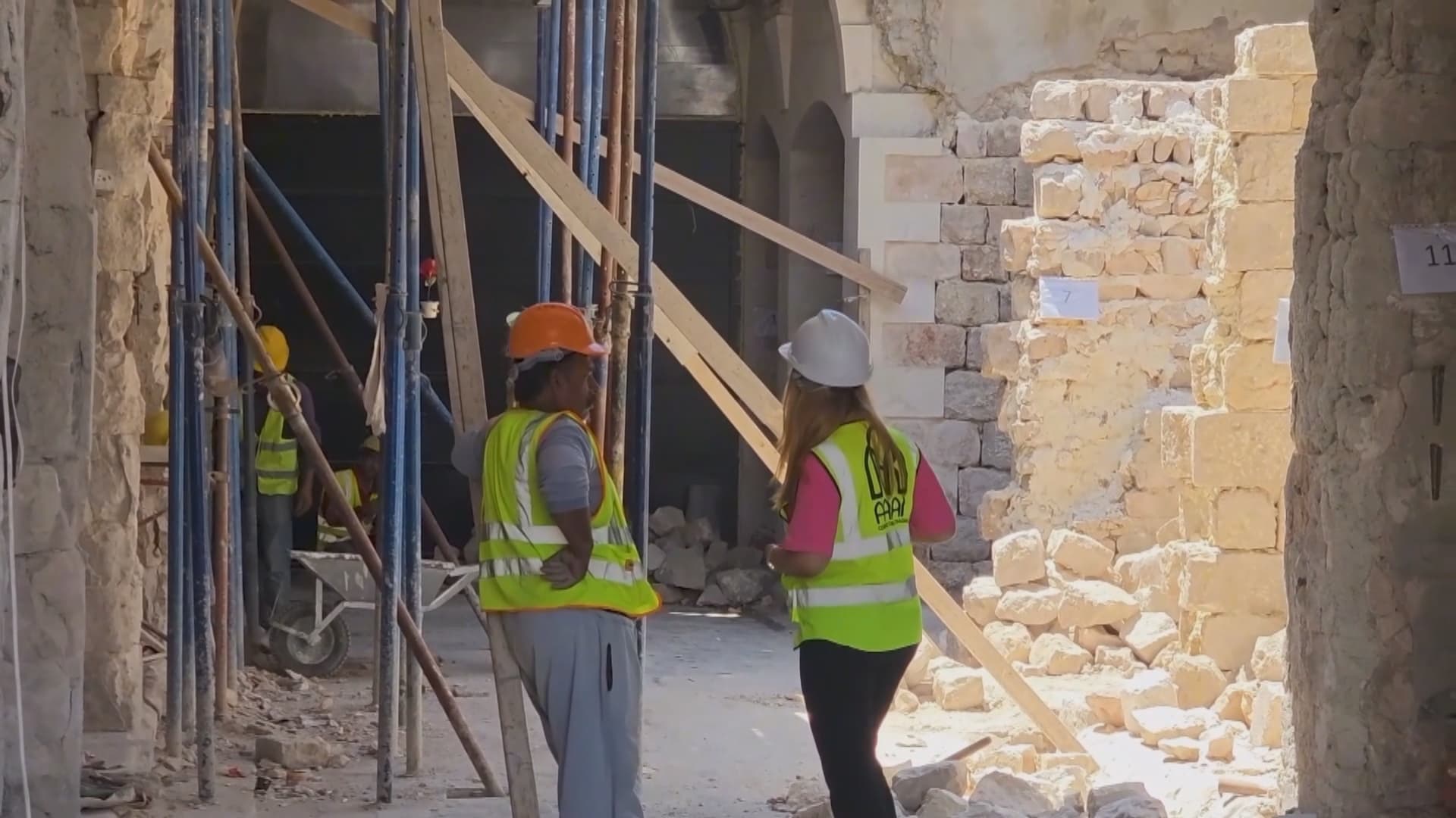 تواصل أعمال ترميم سوق العطارين التاريخي في حلب