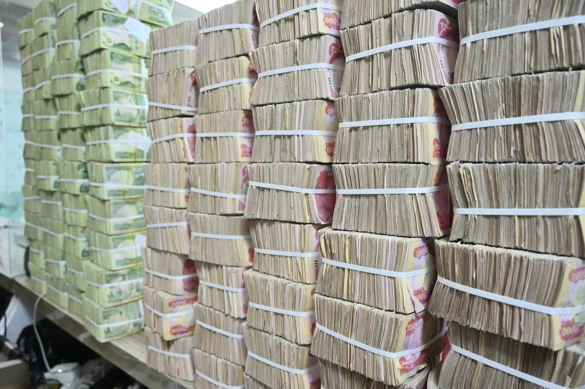 ضبط مسؤول في كهرباء بغداد بتهمة اختلاس مواد بقيمة 4.5 مليار دينار