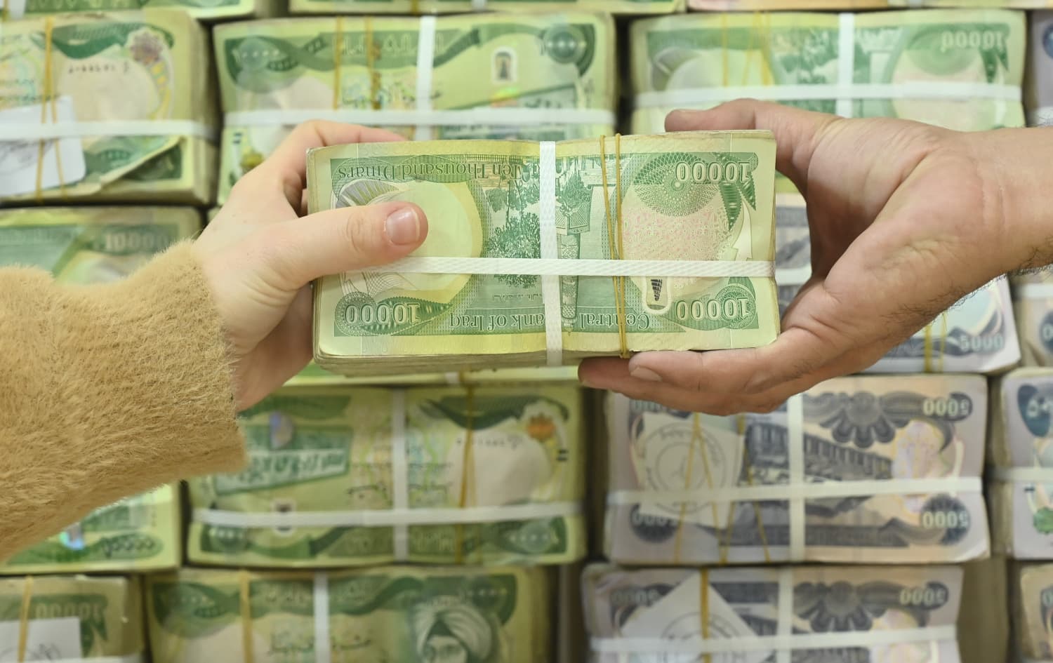 رئيس نقابة شركات الصرافة العراقية لرووداو: هناك نقص في سيولة الدينار بالسوق