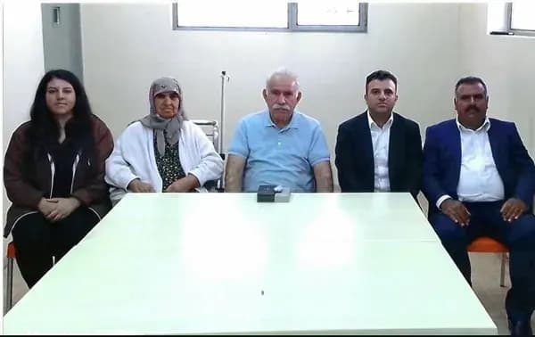 صورة لعبد الله أوجلان وعائلته تُنشر لأول مرة