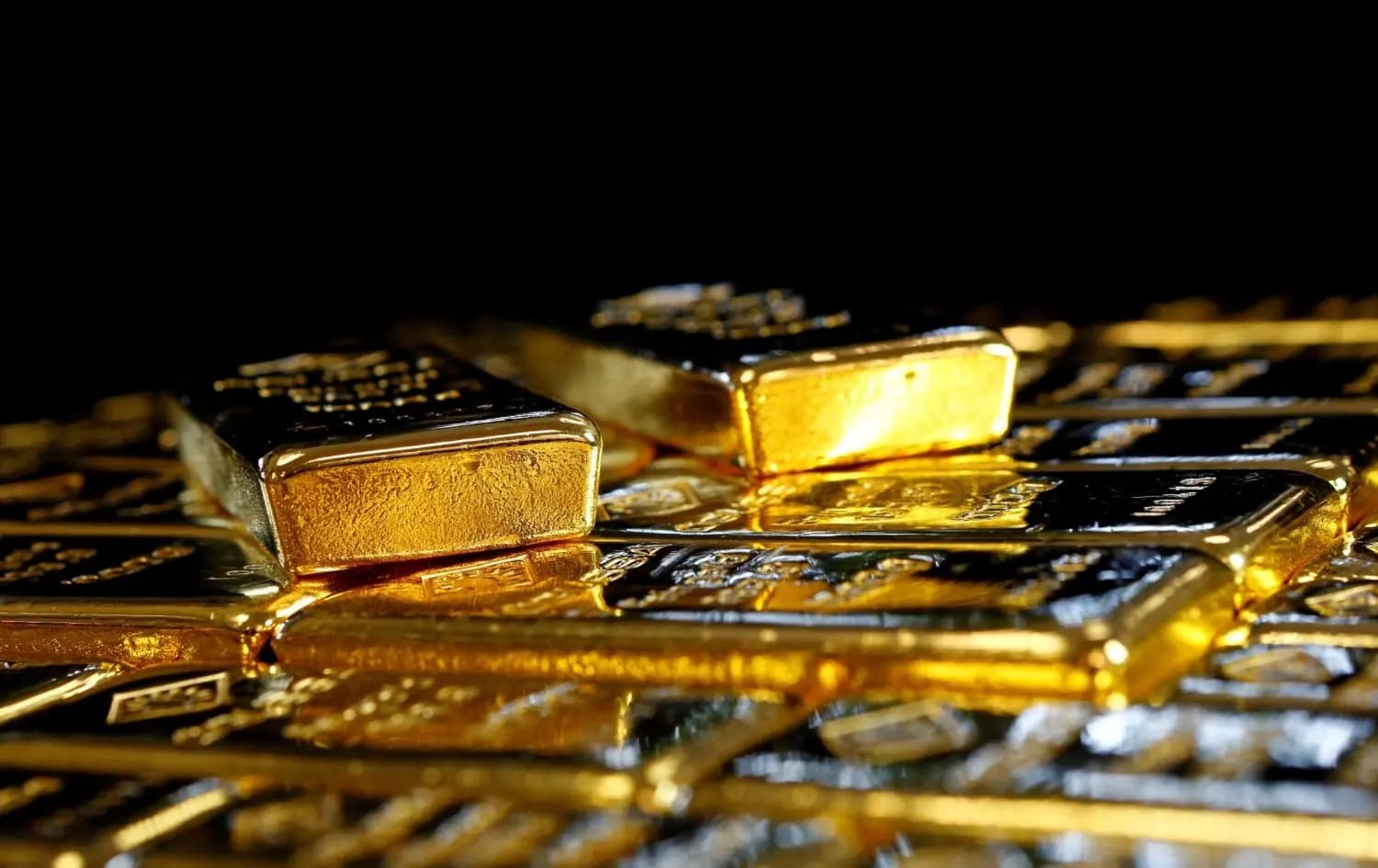 العراق يستورد 14.8 طن من الذهب العام الحالي