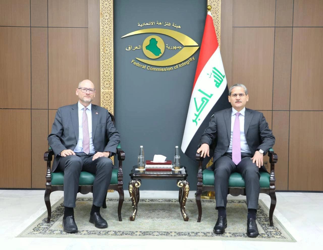 العراق يدعو سويسرا لـ "تذليل العقبات" أمام استرداد أمواله المودعة بمصارفها