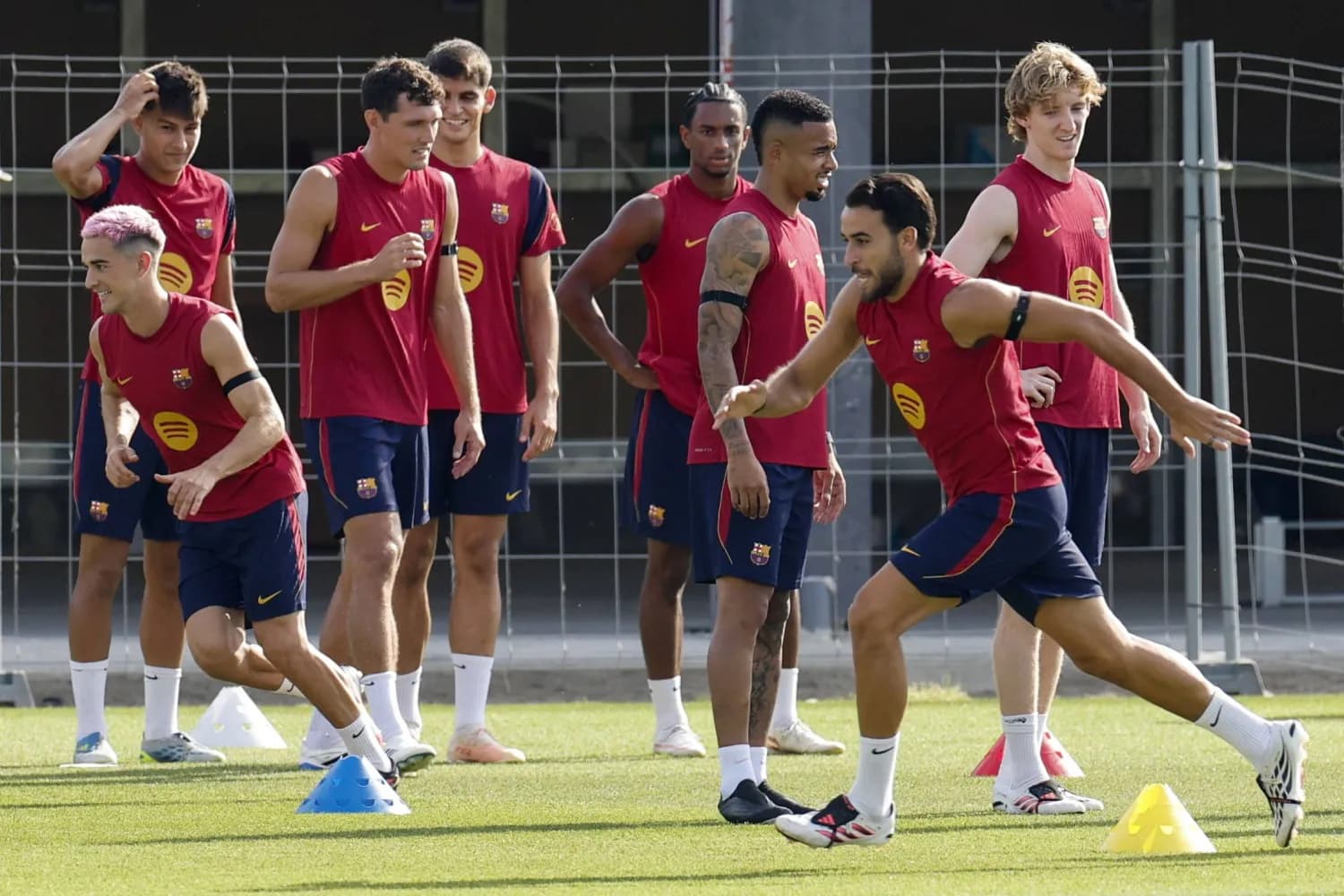 برشلونة يفاضل بين مهاجمين كبيرين