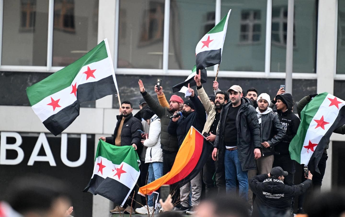 الداخلية الألمانية لرووداو: وسّعنا عملية سحب حق اللجوء من السوريين بسبب تحسن الوضع