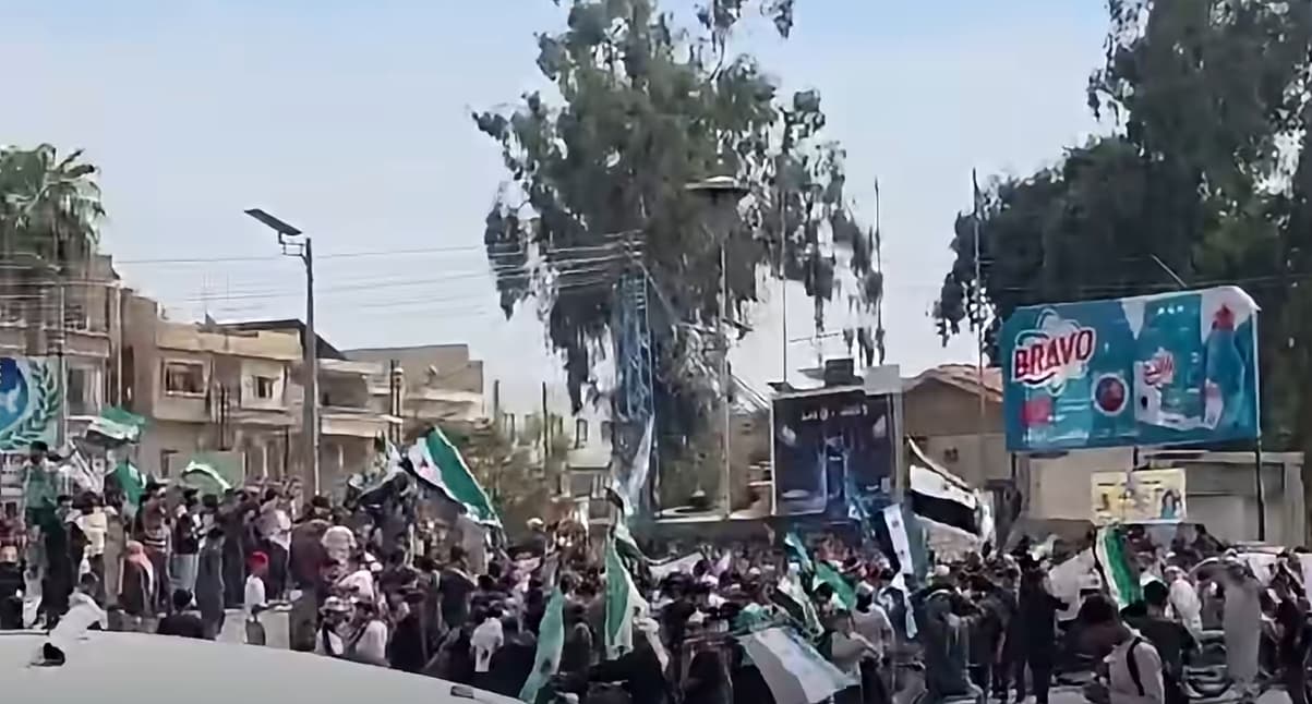 متظاهرون في الحسكة لرووداو: لا تفرقة بين مكونات المنطقة ونطالب بتحسين الخدمات والأمن