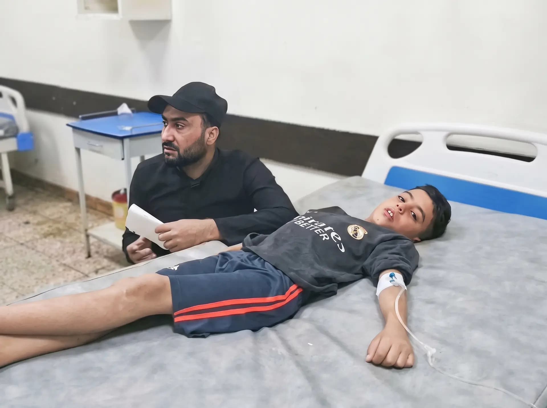 مصرع شخصين بصاعقة رعدية ضربت ملعباً لكرة القدم في الأنبار